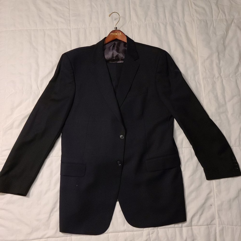 Kenneth Roberts Platinum Collection Men's Suit